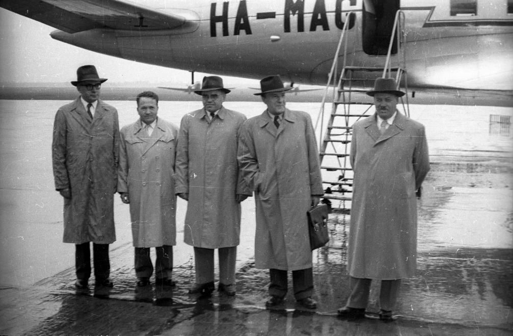 Balról Péter János, Krasztju Sztojcsev bolgár nagykövet, Kiss Károly, Kádár János, Dögei Imre, készült 1958-ban / Fotó: Fortepan.hu