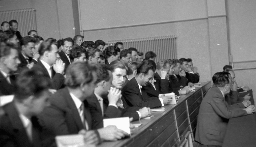 Egyetemisták Magyarországon, 1956 / Fotó: Fortepan, ad: Karabélyos Péter