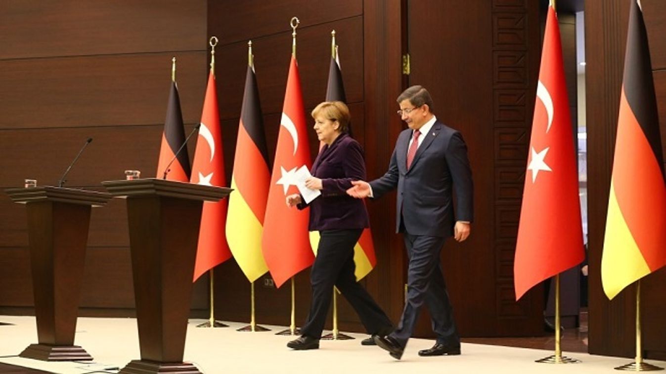 Davutoglu: közös lépéseket tesz Ankara és Berlin a szíriai menekülthullám megállítására