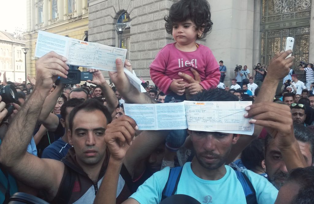 Menkültek a Keletinél (1)