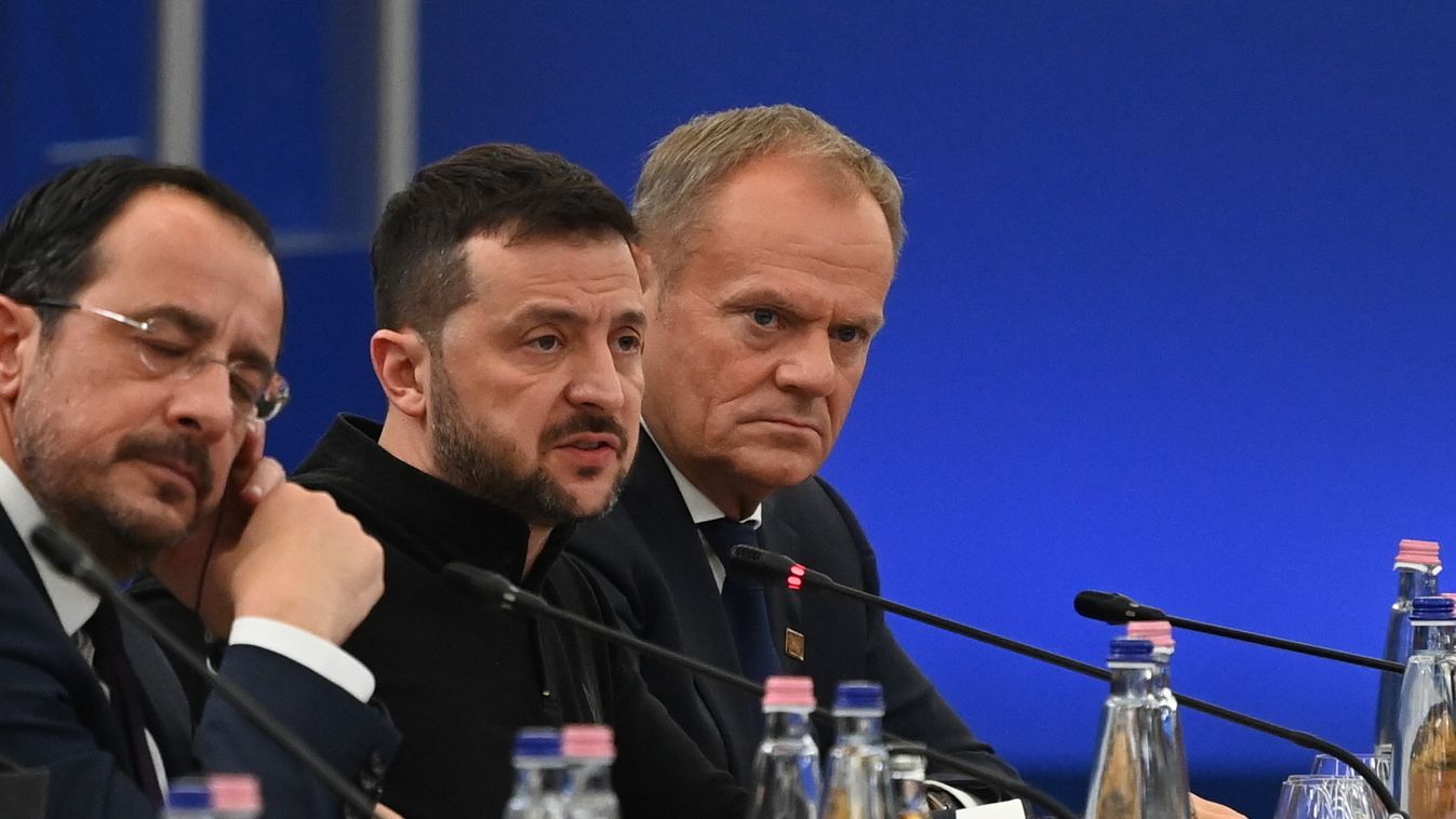 Vérig sértődött a Tusk-párti lap, amiért nem a kedves vezetőjüket hívták meg a Fehér Házba