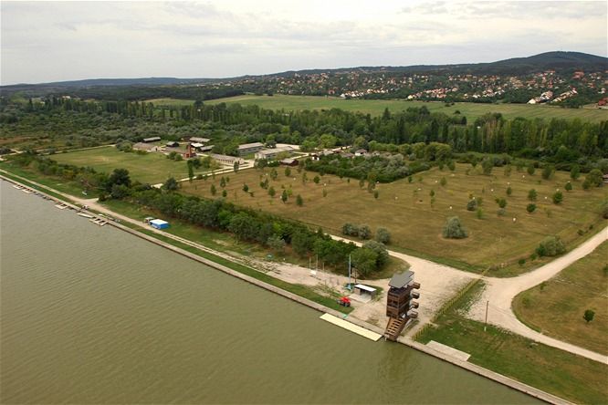 A kaszinóberuházás tervezett helyszíne a Velencei-tó északi partján. A washingtoni per nem a jogi kérdésekkel foglalkozott. Fotó: MTI/H. Szabó Sándor