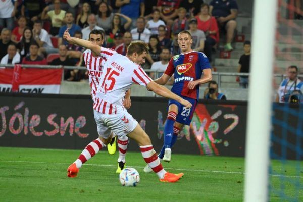 Dárdai Palkó (jobbra) ma is remek teljesítményt nyújtott, ám a Köln jutott tovább az Európai Konferencialiga főtáblájára. Fotó: MTI/Koszticsák Szilárd