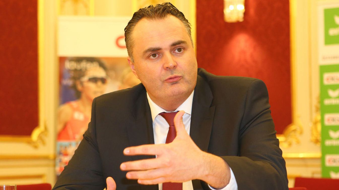 Az osztrák védelmi miniszter szerint Magyarország nélkül nem megoldható a válság