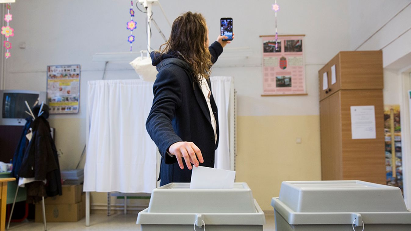 Közel ötmillió magyar szavazott - 17 óráig 63,21 százalék