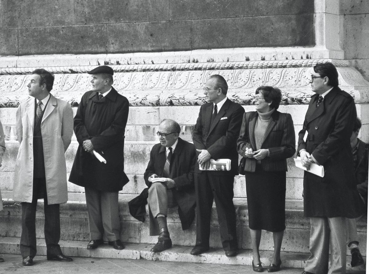 Párizs, 1984, magyar újságírók, a Hálózat emberei: Hajdú János (világos kabátban), mellette Pálfy József újságíró, a Magyarország fõszerkesztõje, Rényi Péter újságíró és Kovács István tudósító / Fotó: MTI