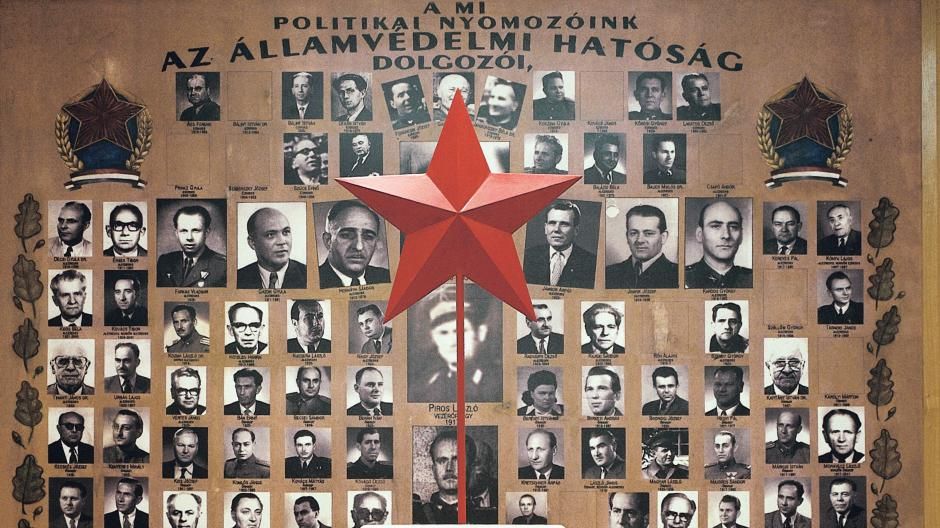 Szégyenfal / Fotó: Terrorhaza.hu