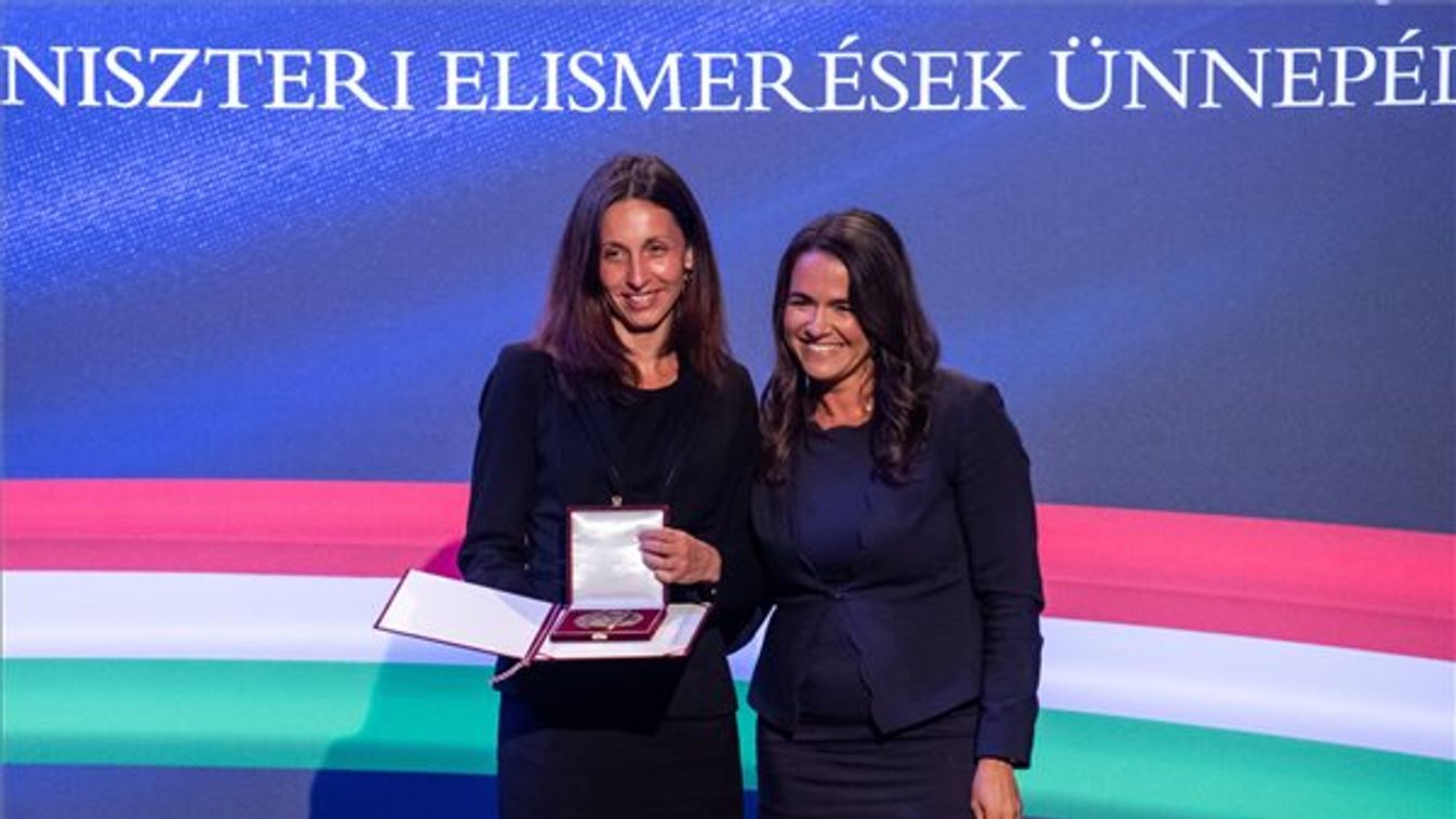 Állami és miniszteri elismeréseket adott át Novák Katalin