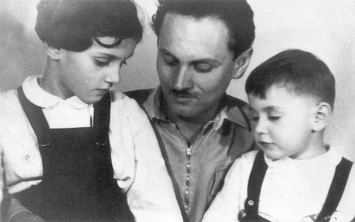 Göncz Árpád és gyermekei 1956-ban / Fotó: Gonczarpad.hu