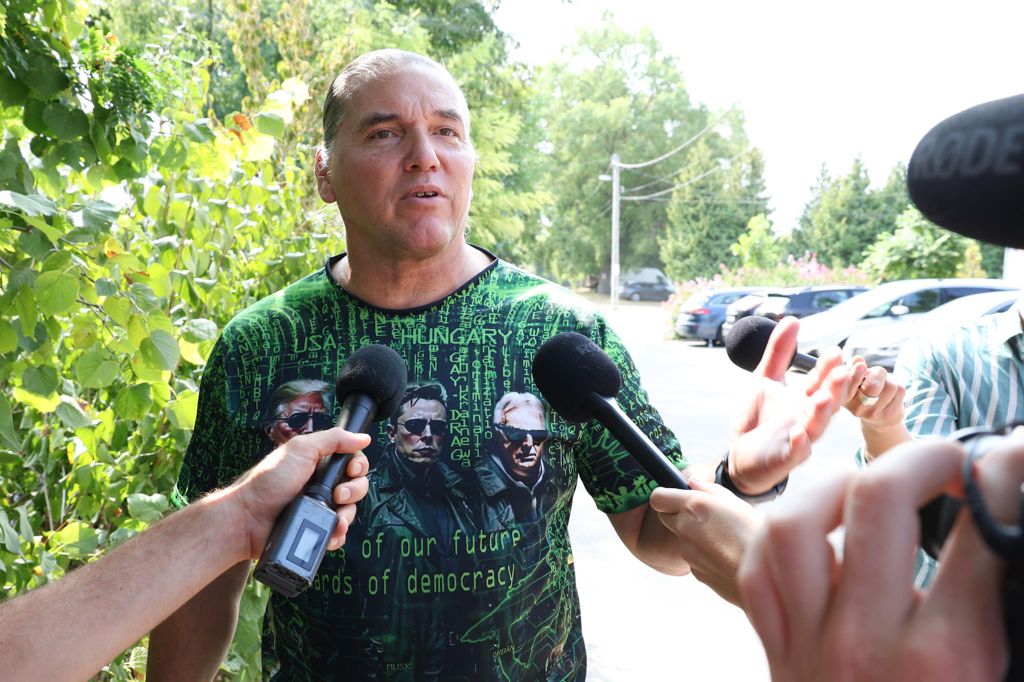20240907 -- Kötcsei piknikre érkező // fotó: Hatlaczki Balázs