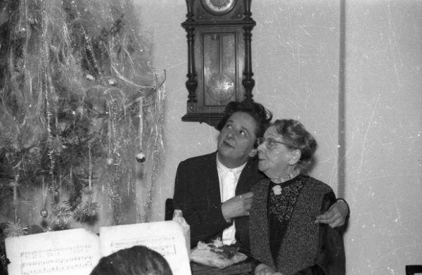 Lendvay utca 13., Ódry Árpád Színészotthon, Gobbi Hilda és Kende Paula színművésznők a karácsonyi ünnepségen. Fortepan, Sándor György