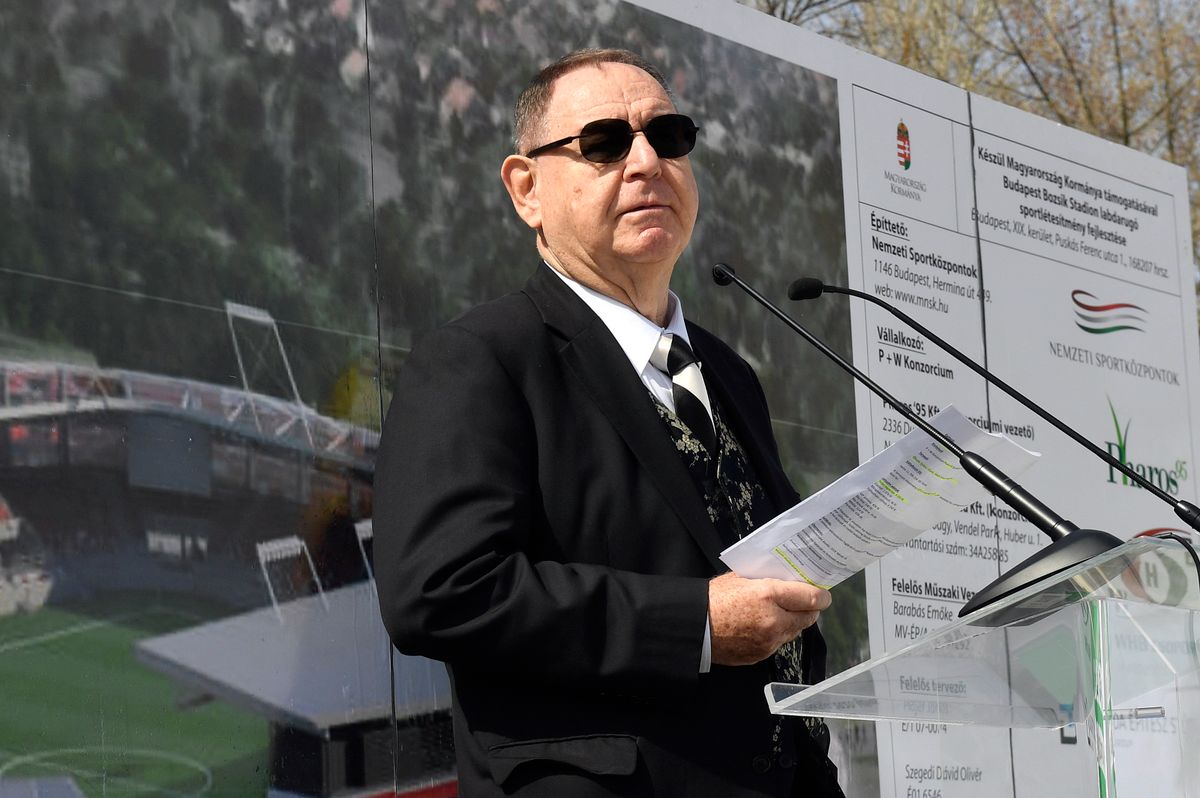 George F. Hemingway, a Budapest Honvéd labdarúgócsapat tulajdonosa beszédet mond az új Bozsik Stadion alapkõletételi ünnepségén / Fotó: MTI