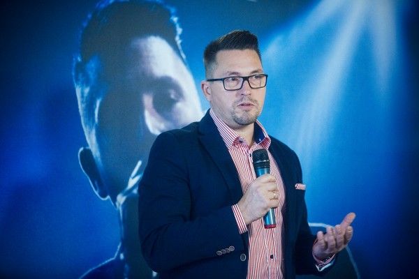 Ákos mély tisztelettel és nagyrabecsüléssel nyilvánult meg a női nemről. Mégis kikezdte a szélsőségesen liberális média. Fotó: Horváth Péter Gyula