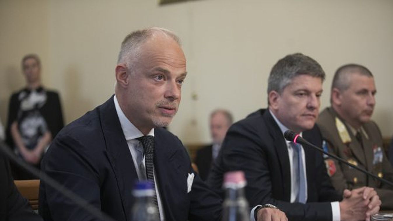 Szalay-Bobrovniczky Kristóf: Hazánkba érkezik a harctér legrettegettebb sárkányai!