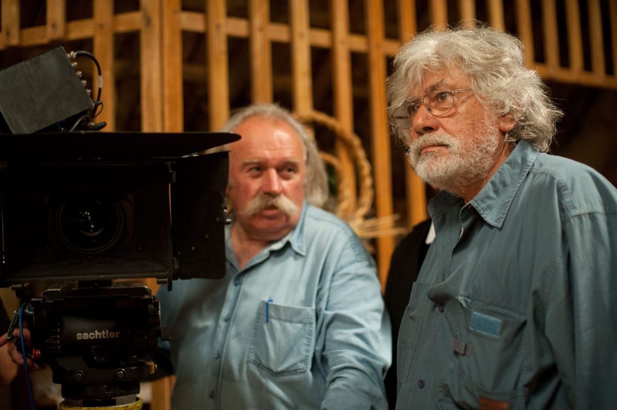 Vitézy László filmrendezõ (Papp Ferenc operatõrrel beszélget az Égi madárka címû Móricz-adaptációjának forgatásán, 2011 / Fotó: MTI