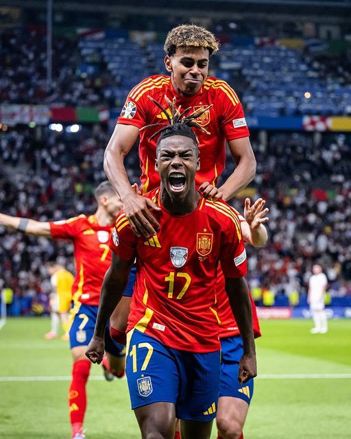 A két szélen játszó két fiatal tehetség, Lamine Yamal és Nico Williams egyaránt nyerőember volt a fináléban. Fotó: Facebook/UEFA EURO 2024
