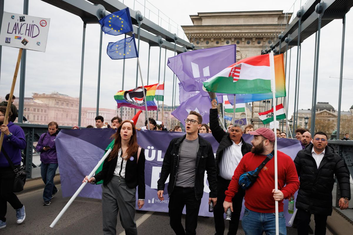 A szivárványozás megy a Momentumnak. Más nem.