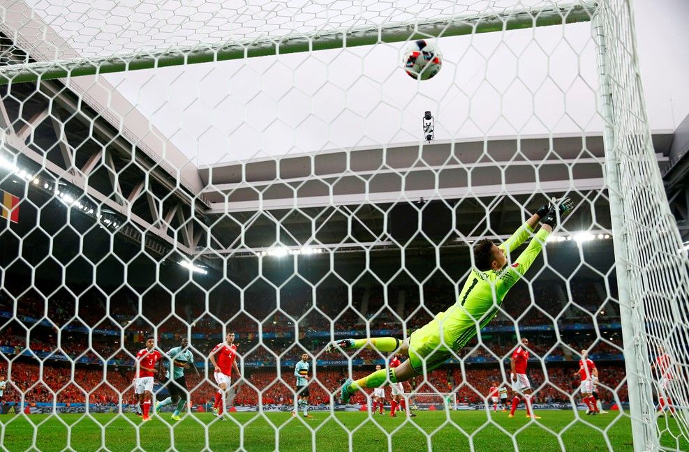 Hennessey hiába repült / Fotó: UEFA.com