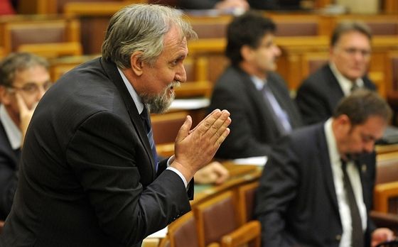 Ángyán József a földügyek után a trafikpályázatokat is górcső alá venné. Fotó: hvg.hu
