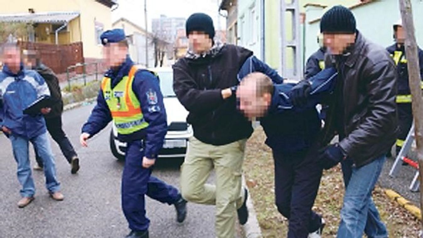 Elmegyógyintézetben helyezték előzetesbe a NAV-osokat megkéselő férfit