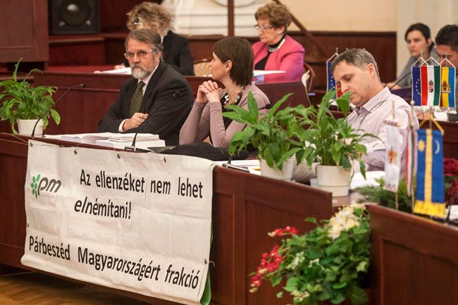 Kaltenbach Jenő, Somfai Ágnes és Hanzély Ákos az LMP-t hagyta hátra a Párbeszéd Magyarországért. Fotó: MTI