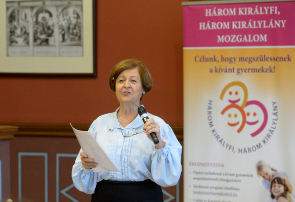 Prof. Bagdy Emőke előadást tartott az életpárti Három Királyfi, Három Királylány Mozgalom konferenciáján is. Az életellenesek vélhetően csak a lehetőségre vártak, hogy elképesztő kirohanást intézzenek a személye ellen. Fotó: MTI - Soós Lajos