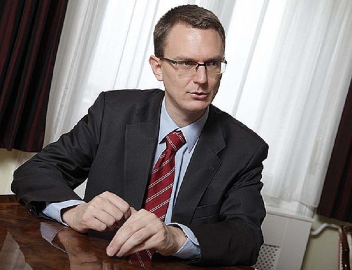 Rétvári Bencének az a véleménye, hogy , ha Biszku Béla azt a büntetést kapta volna, amit ő tett másokkal, akkor biztosan nem távozhatott volna szabadon a bíróságról. Fotó: orientpress.hu