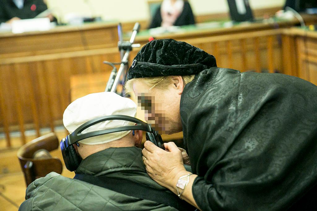 Biszku Bela targyalas 94 eves Biszkut haborus buntettekkel vadoljak