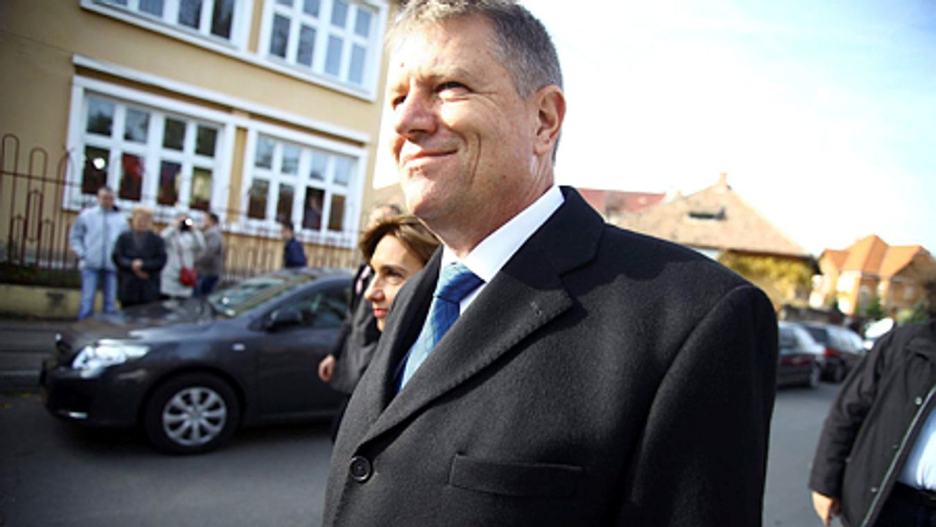 Tíz jelölt akar román államelnök lenni, közülük Klaus Iohannis a legnépszerűbb
