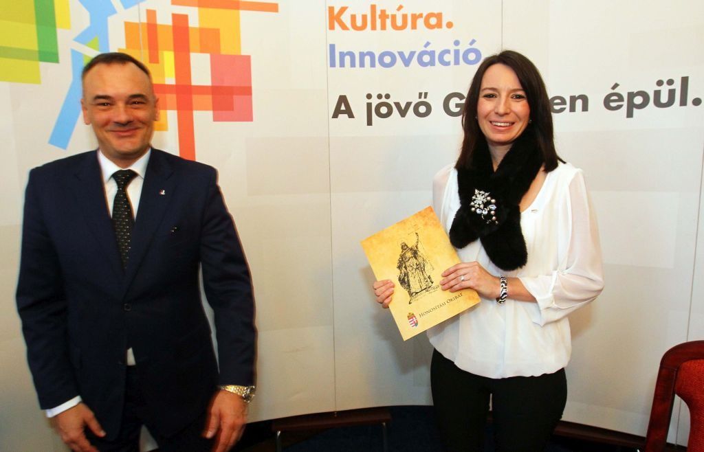 A megvert, majd az államhatalom üldözése elől Magyarországra menekülő nő Győrben telepedett le családjával (kép: ujszo.com)