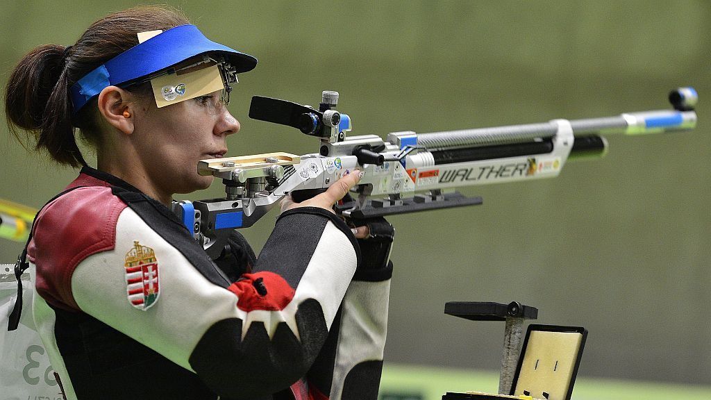 Miskolczi Julianna a nõi légpuska alapversenyében (kép: MTI / Czeglédi Zsolt)