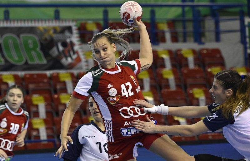 Klujber Katrin (középen) remek átlövéseire Tokióban is nagy szükség lesz!<br /> Fotó: MTI/Kovács Tamás