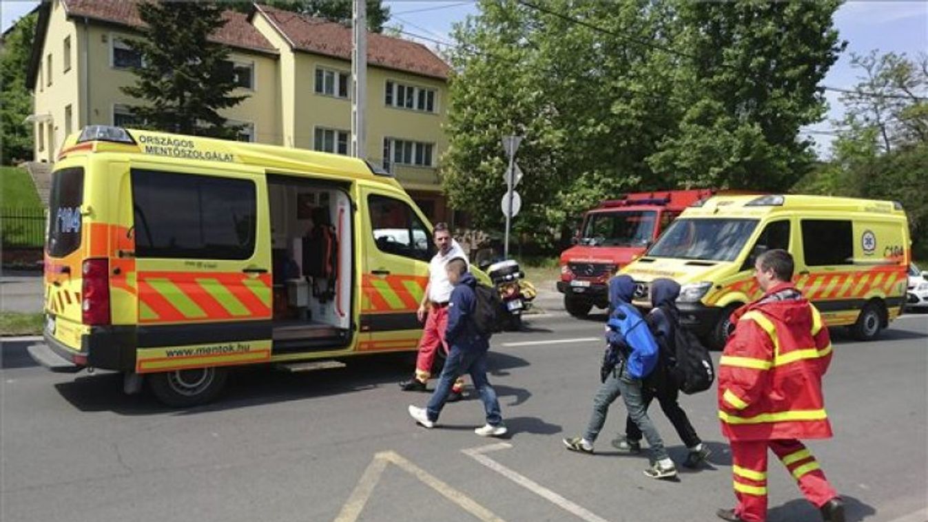 Nyomoznak a csepeli iskolában történt tömeges rosszullét miatt