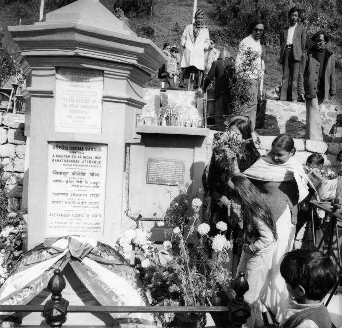 Kőrösi Csoma Sándor sírja, India, 1975 / Fotó: Fortepan.hu