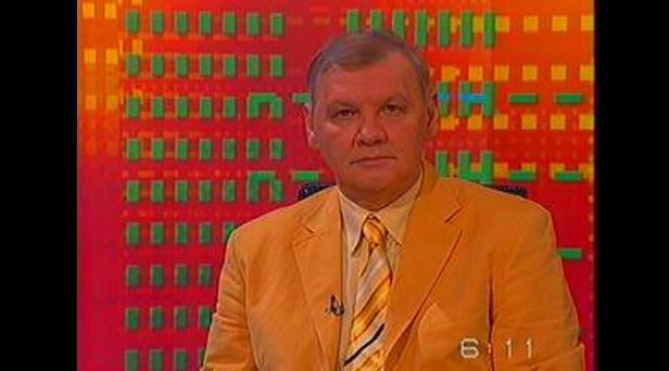 Ó, azok az öltönyök! Lakat T. Károly a Naptv sport- és kultúrafelelőse / Fotó: Nava.hu