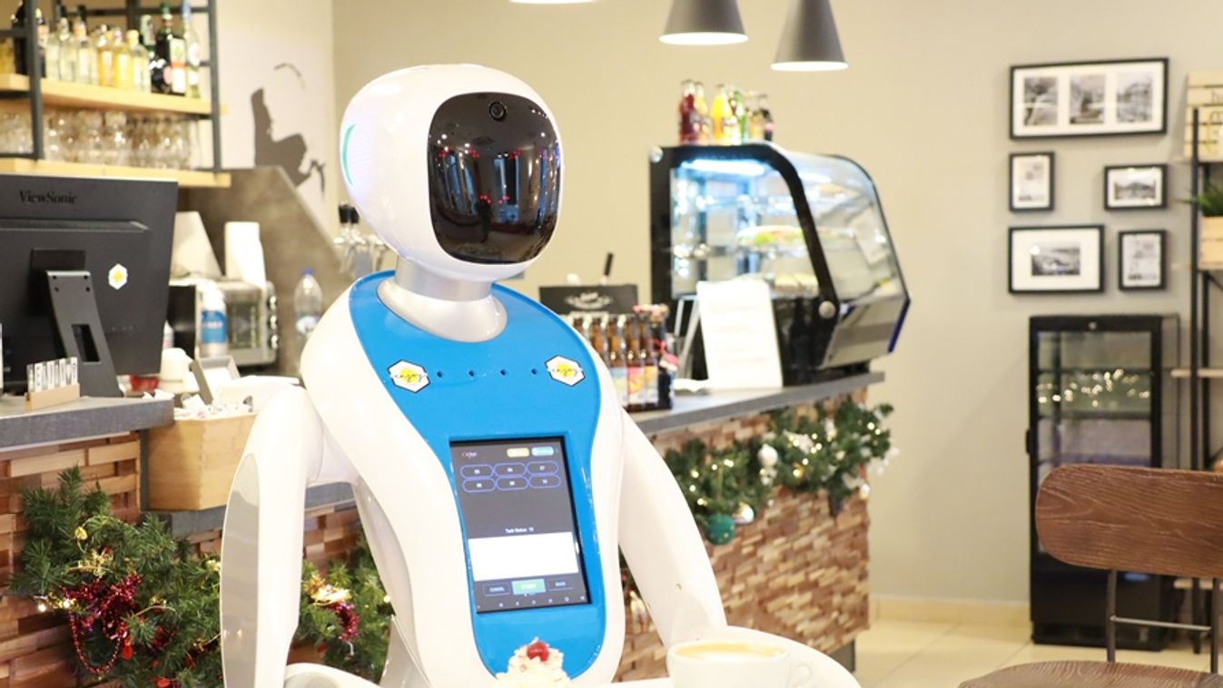 A robotok már a spájzban vannak - Humanoid gépek szolgálnak fel egy fővárosi kávézóban (VIDEÓ)