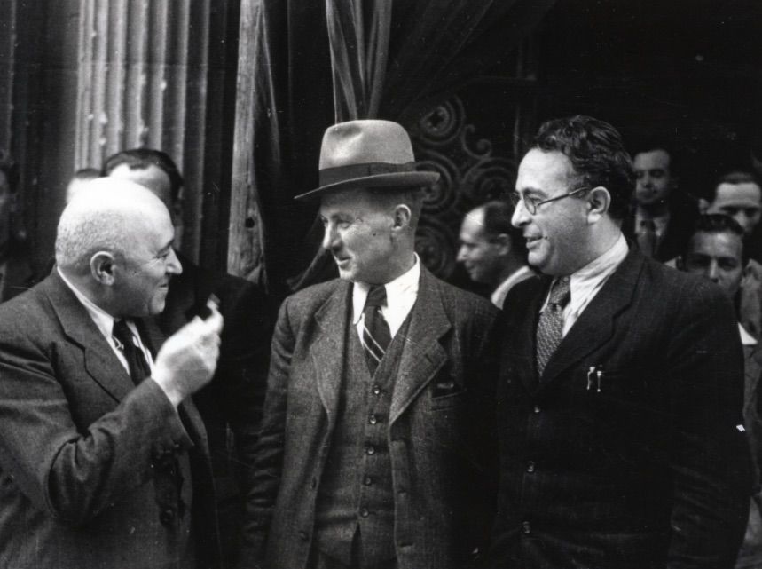 Fotó 1948-ból: Rákosi Mátyás, Szobek András, Vas Zoltán. Fortepan.hu, ad.: Bauer Sándor
