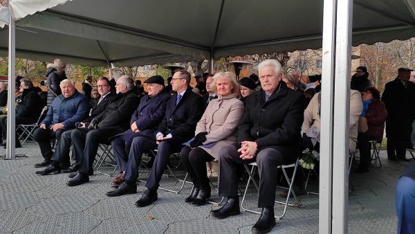 A magyar közélet és emlékezetpolitika számos jelentős személyisége részt vett a megemlékezésen. Fotó: Kovács Attila
