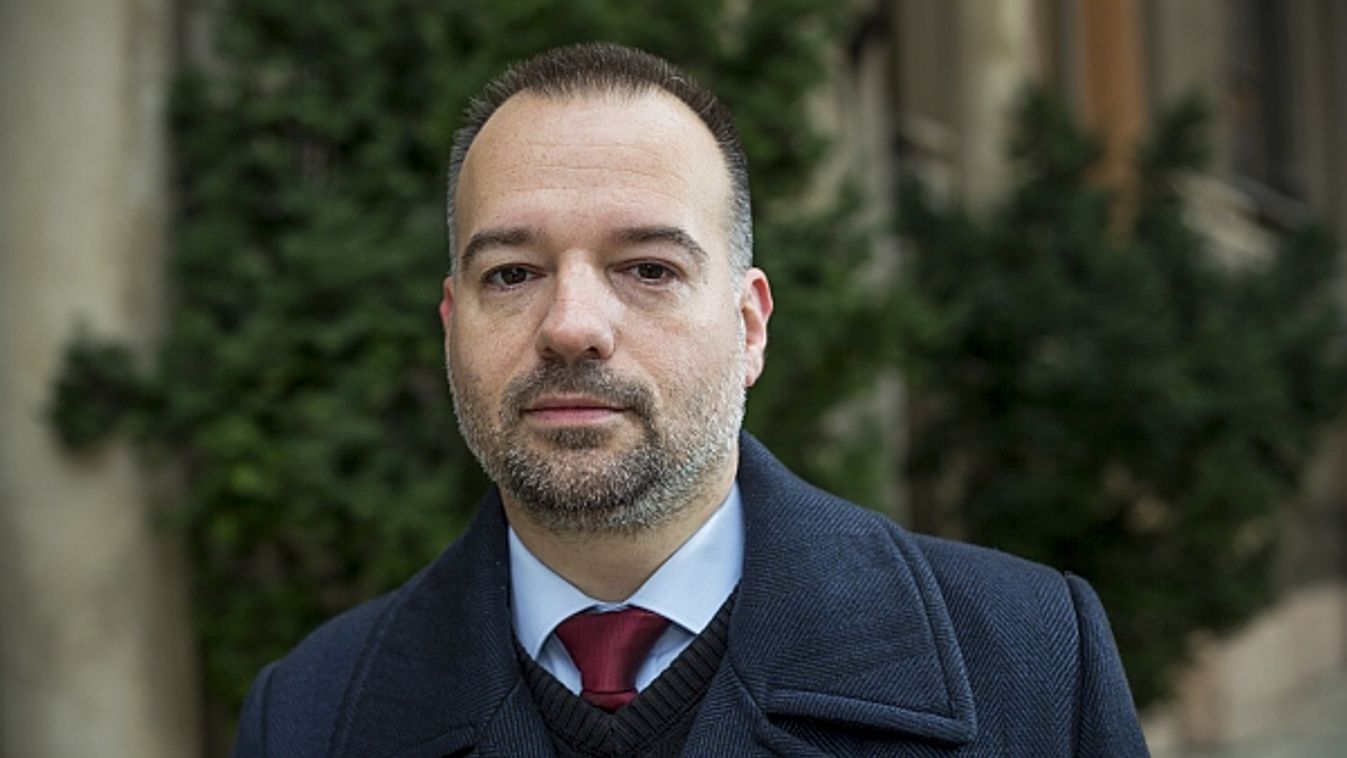 Újabb „civil” jelentkezett baloldali miniszterelnök-jelöltnek