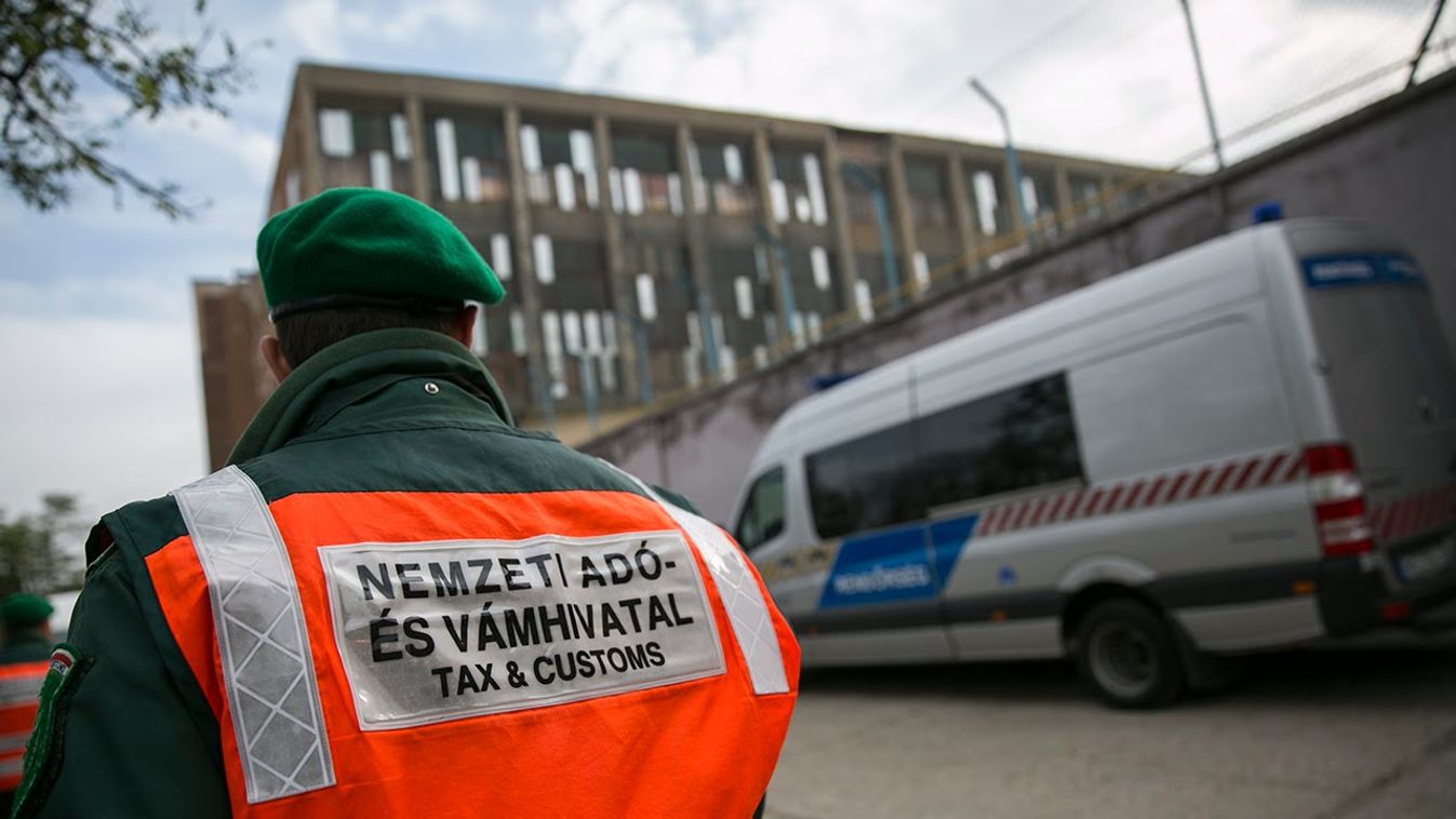 Rászállt a NAV a Mall.hu-ra
