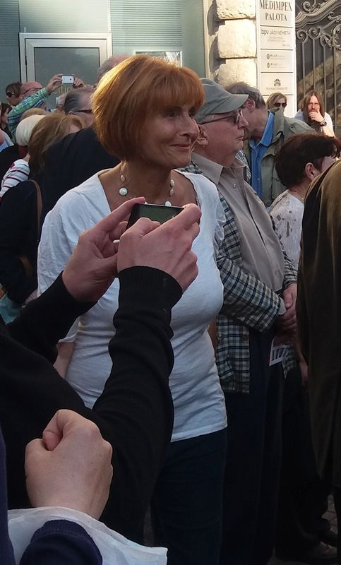 Lendvai Ildikó is megmutatta magát a tömegben