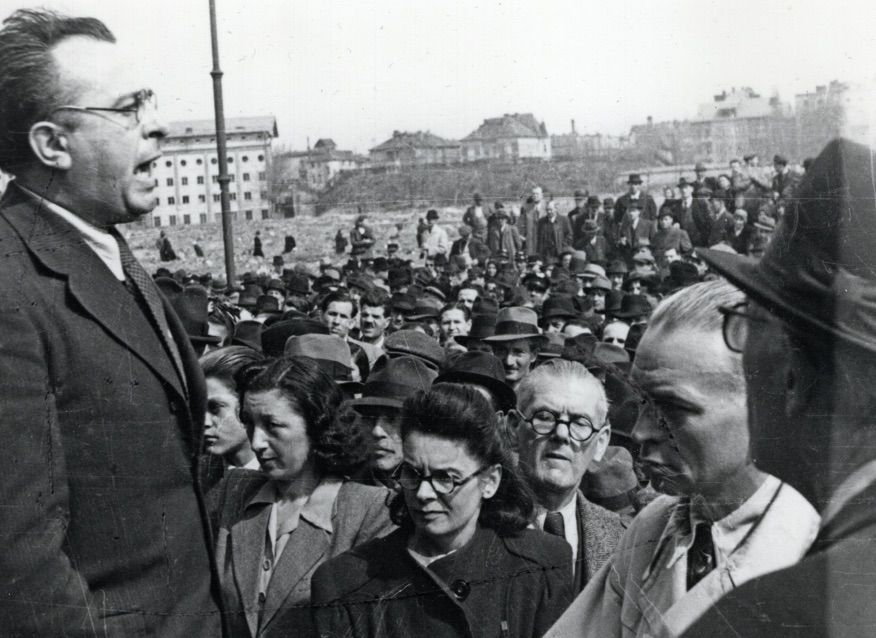 Vas Zoltán agitál / Fotó: Fortepan.hu, Bauer Sándor