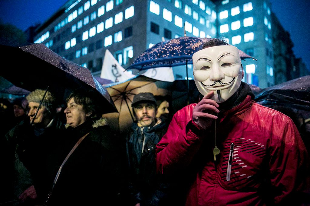 Esőben tüntettek a tanárok Budapesten 2016.02.03. foto:Horváth Péter Gyula