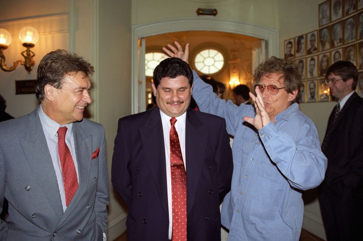 Postabank közgyűlés, Princz mellett Lukács Sándor és Kern András 1997 / Fotó: MTI
