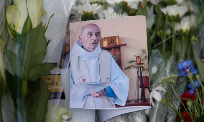 Jacques Hamel, a meggyilkolt pap emlékezete. Fotó: The Guardian