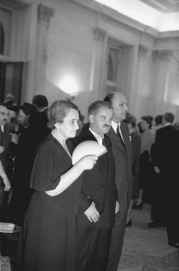 A Tildy-házaspár 1947 szeptemberében a Szövetséges Ellenőrző Bizottság tiszteletére rendezett fogadáson. Ekkor még nem sejtették, hogy életüket hamarosan családi tragédia árnyékolja be. Forrás: MTI