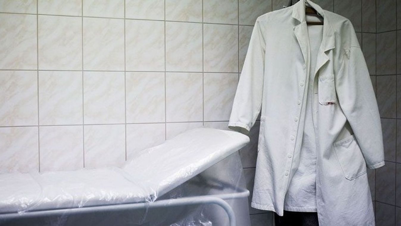 Embereken kísérletezett egy budapesti orvos