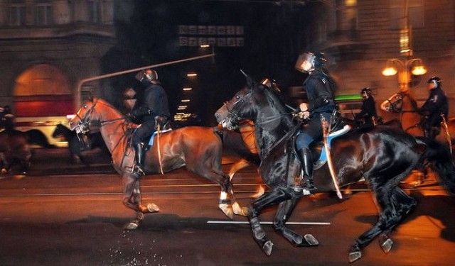 Továbbra sem tudni, hogy volt-e politikai utasítás a 2006-os lovasroham elrendelésénél.