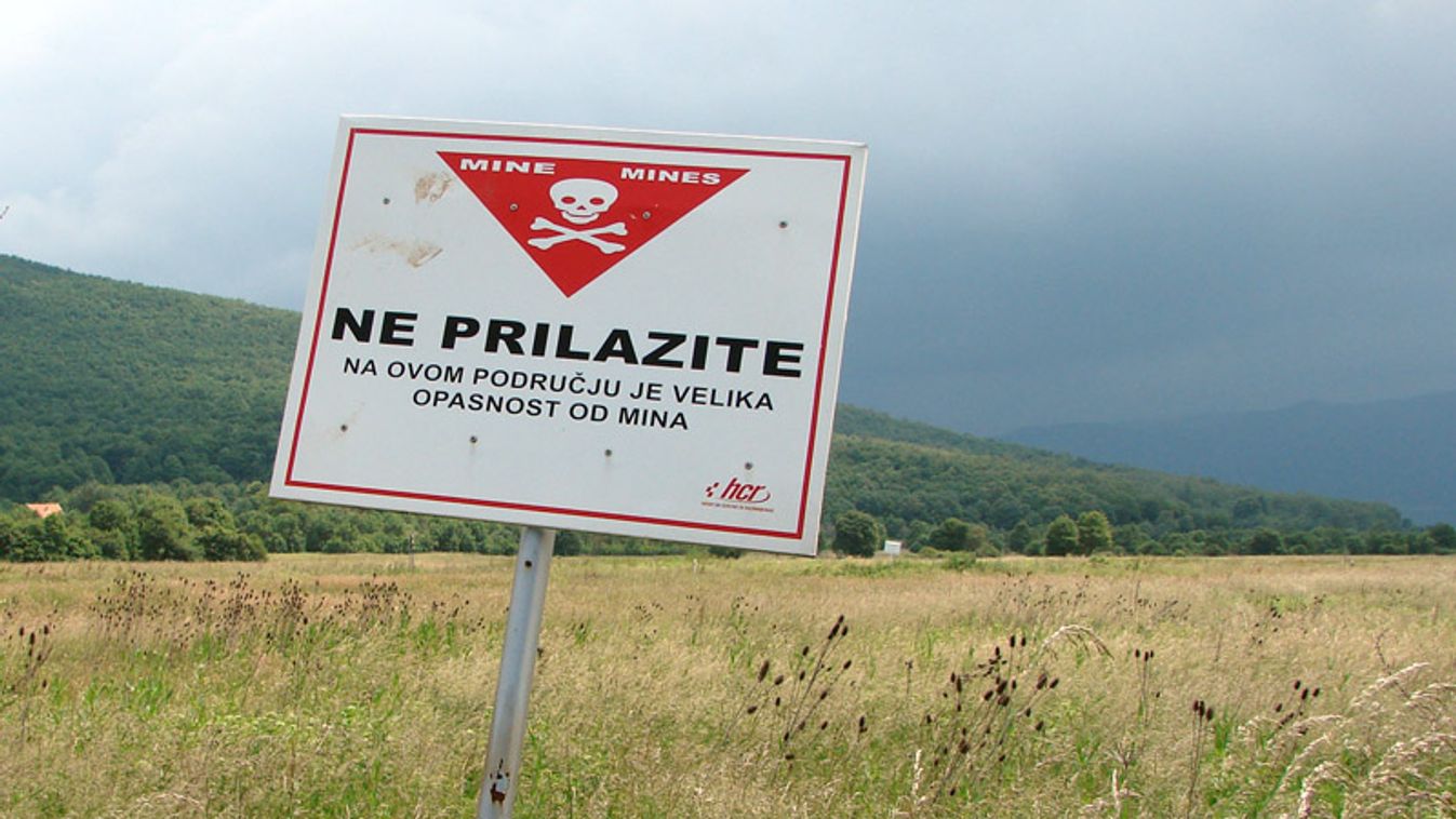 Az egykori Jugó aknazárokon át csempészik a migránsokat