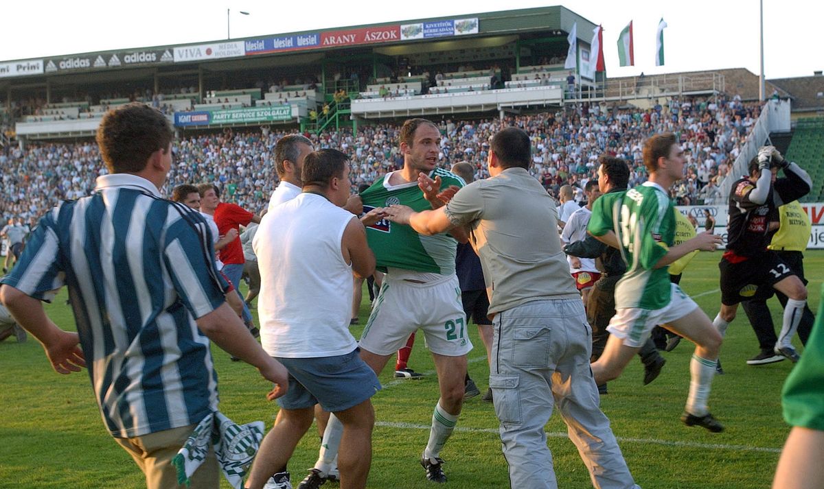 Bunyó a stadionban / Fotó: Index.hu